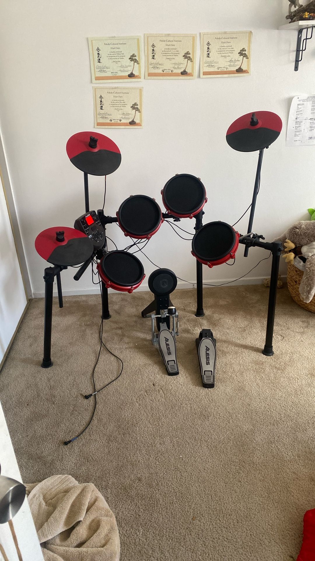 Alesis Nitro Mesh Electronic Drum Set Nitro Special Red Edition