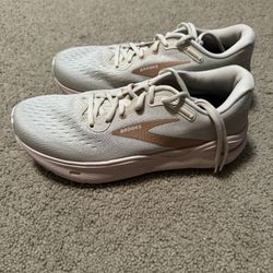 Brooks Ghost Max Women’s Size 9.5