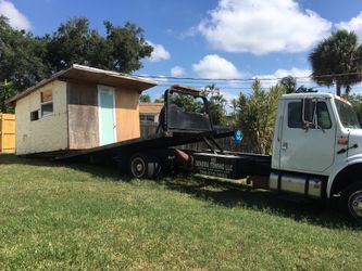 Sheds relocated.... movemo casita