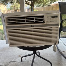 LG 8,000 BTU AC UNIT