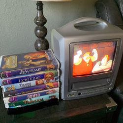 Magnavox 9in VCR Combo Tv 