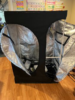 Complete Grow Setup – AC Infinity Tent + Phlizon Light + FULL Kit