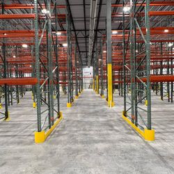 Teardrop Pallet Racks Beams Uprights Wire Decks Forklifts 