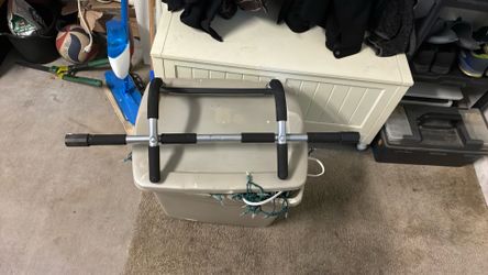 Iron Gym Pull Up Bar