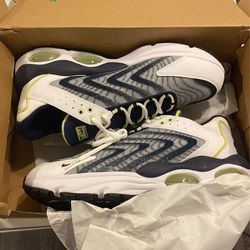 Nike Mens Sz 12 $60