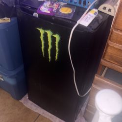 Mini Fridge 