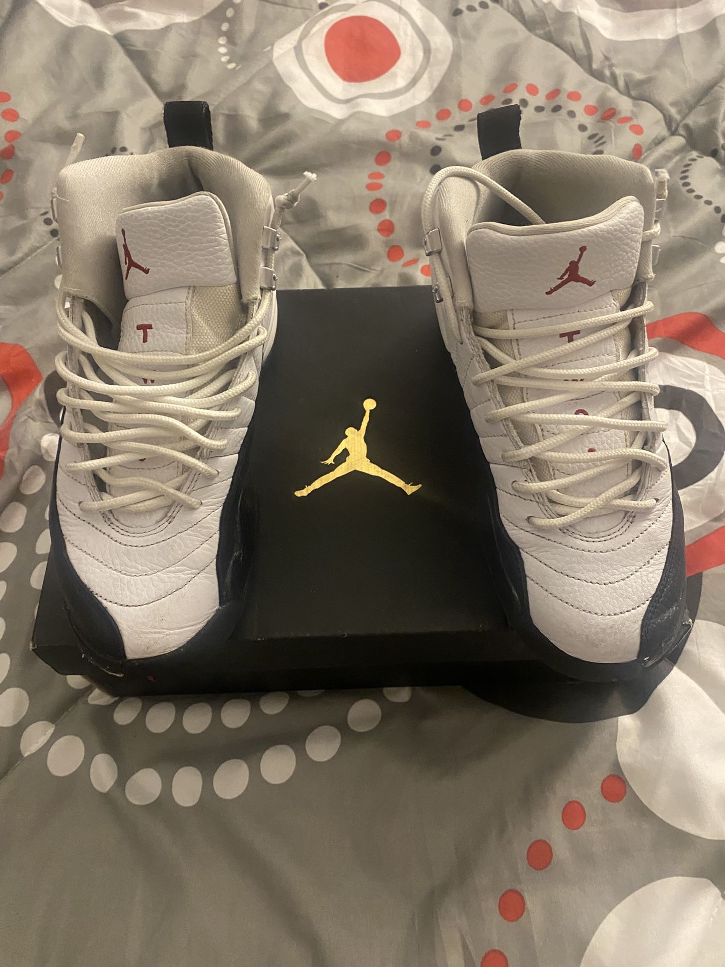 Jordan 12 Size 5Y