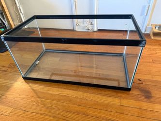 Aquarium 40 galons  length 36 in / 3 ft width 18 in depth 16 in