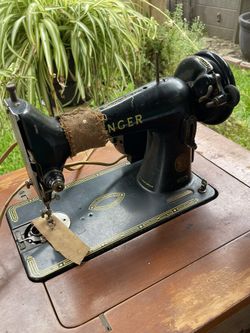 Antique Singer Sewing Machine With Table