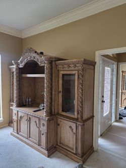 Entertainment center