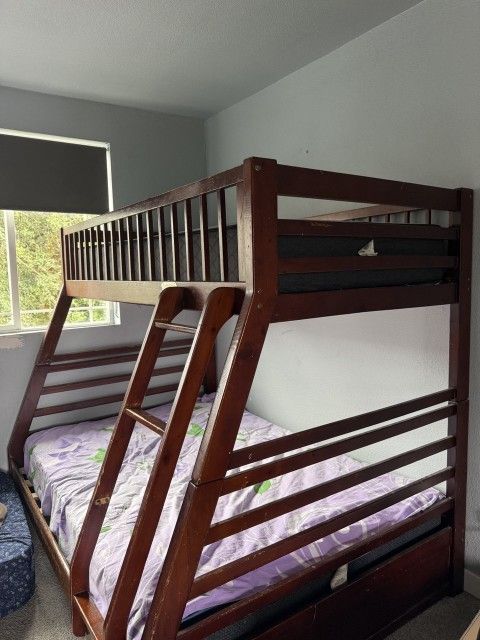 Bunckbed Frame (Twin Top And Full Bottom)