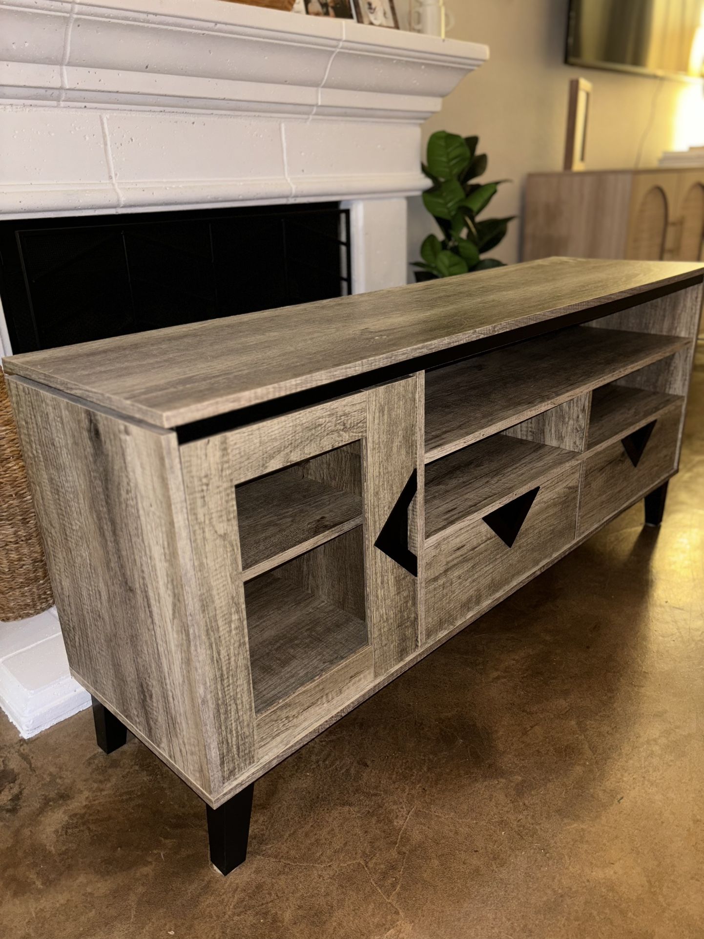 TV stand / Console Table