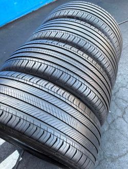 235/55/19 Michelin Selling a set of 4 tires in excellent condition 🫡