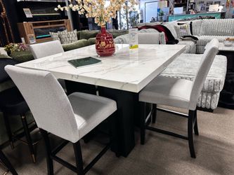 Elegant marble dining set! 🚨🤍✨