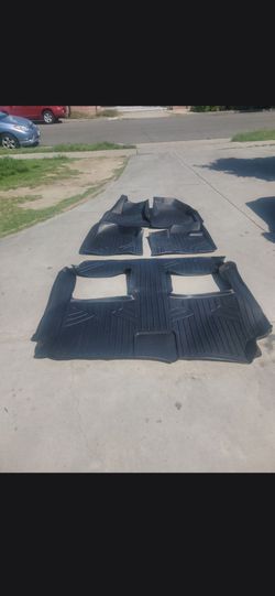 Black Rubber All-Weather Car Floor Mats Set