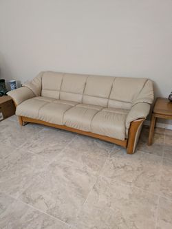 Ekornes stressless low back three seats sofa