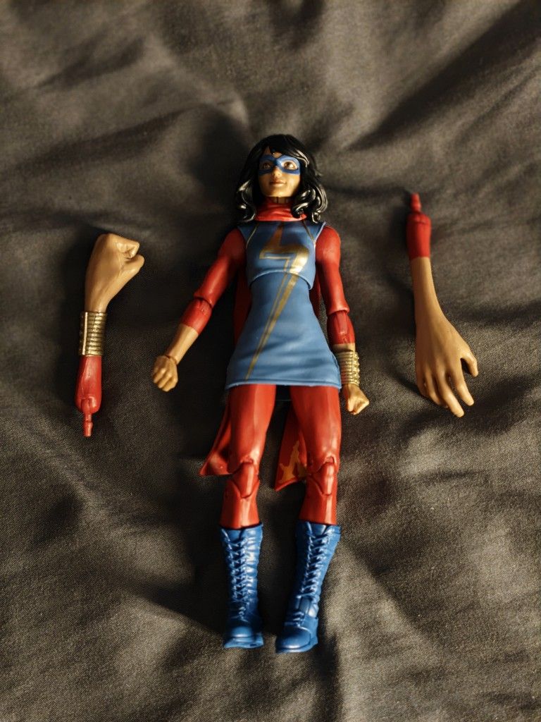 Ms Marvel Marvel legends Gamerverse Action Figure 