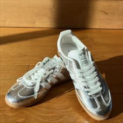 Women’s Adidas Samba Metallic Silver Size 8 New