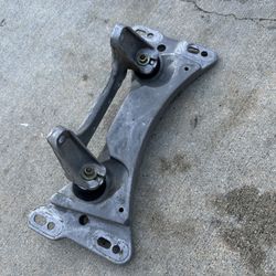 BMW E46 6 Speed Transmission Crossmember GS6-37BZ