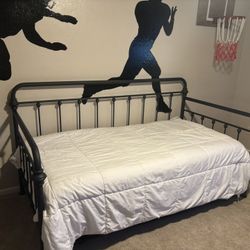 Day Bed Twin Trundle Plus Mattresses 