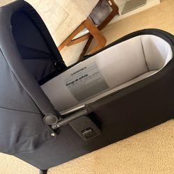 Britax Zinnia Bassinet