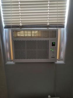 Window AC Unit