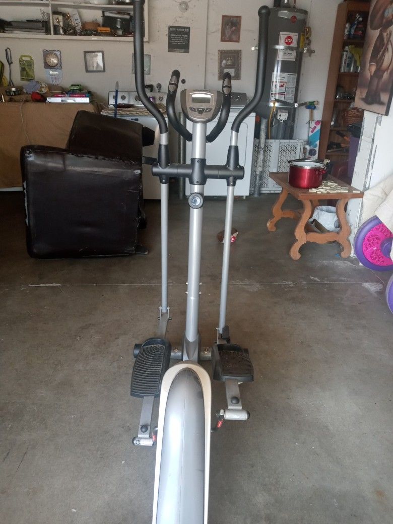 Elliptical Machine. Trabaja Muy Bien 