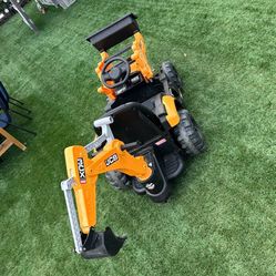 JCB Kids Excavator Ride On Toy