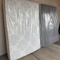 New Full Size Bed Mattress and Box Springs 