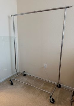 Extendable Clothes Rack