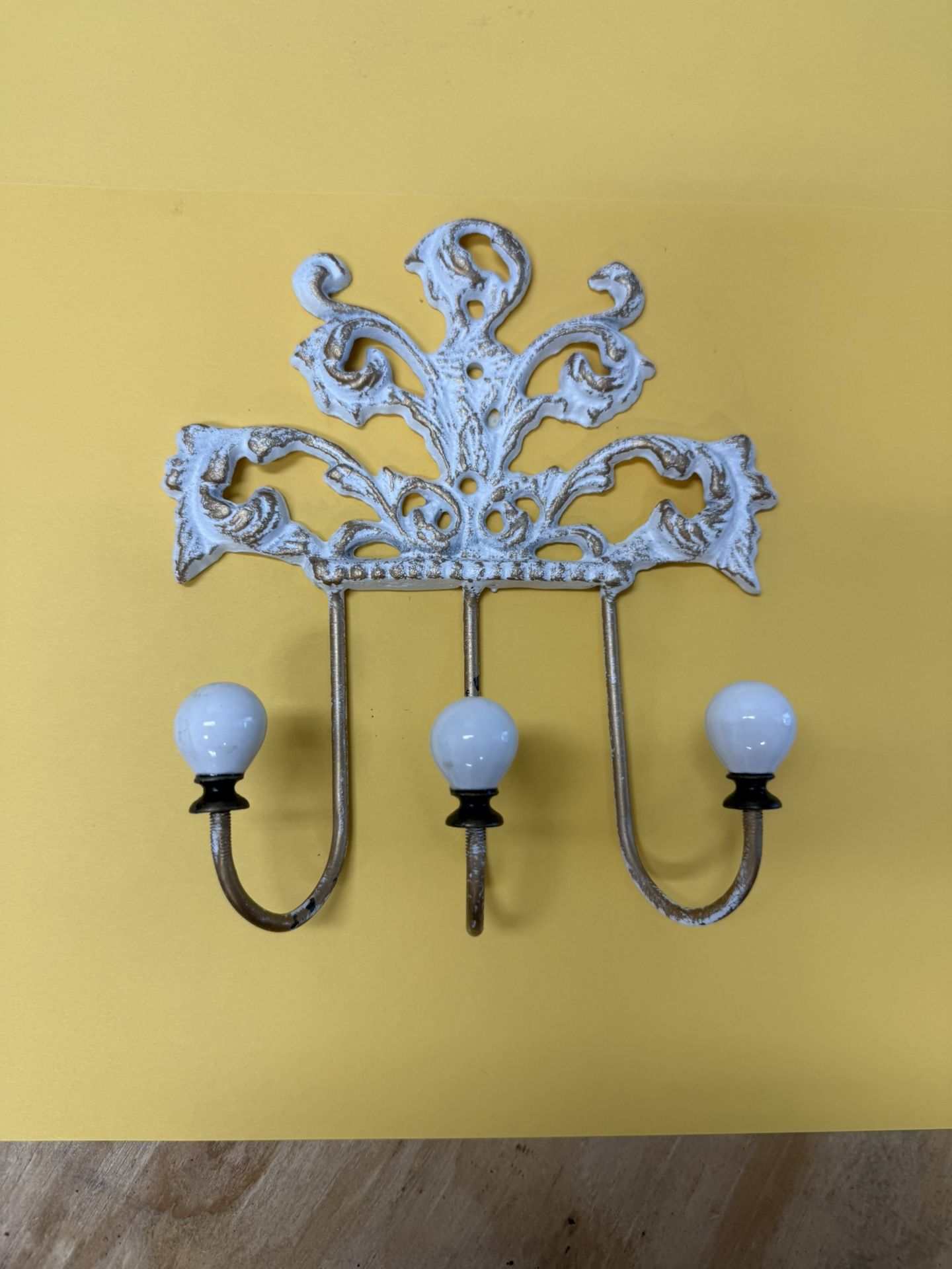 Vintage Antique Style Wall Mounted Hook Rack, 3 Hooks with Porcelain Knobs