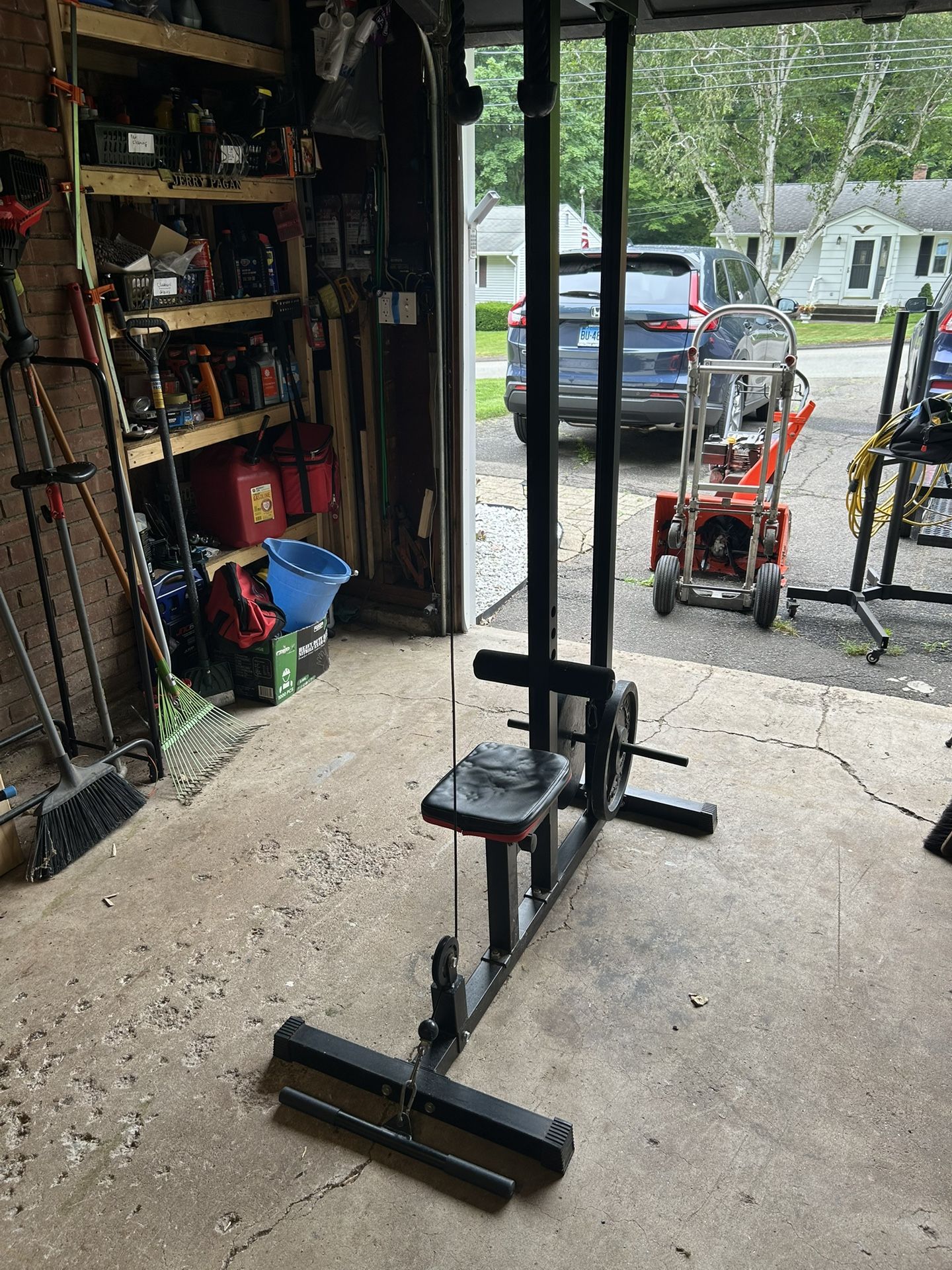 Lat pulldown machine 