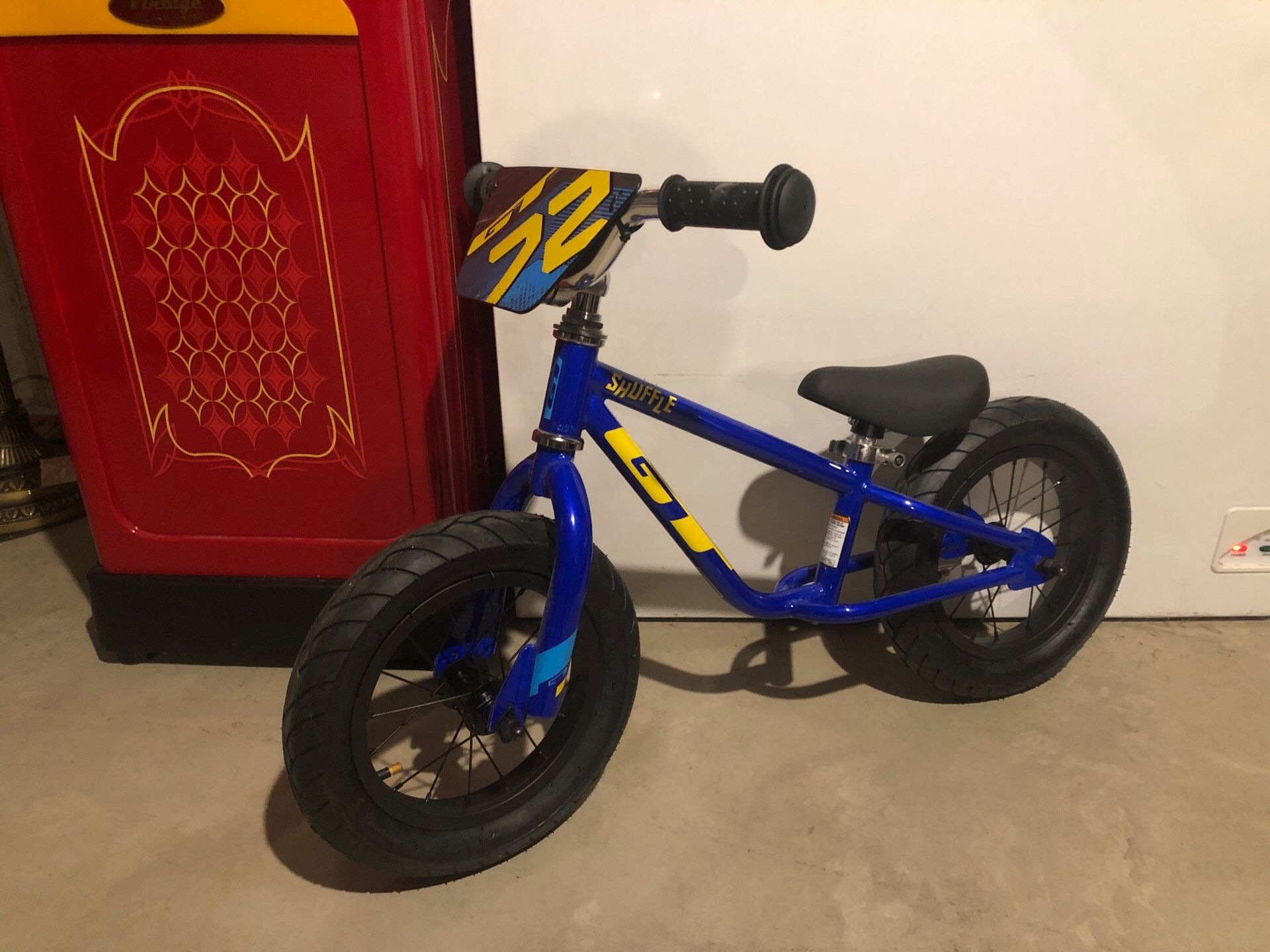 GT youth shuffle 12” balance bike.