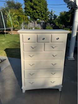 9-Drawer Dresser