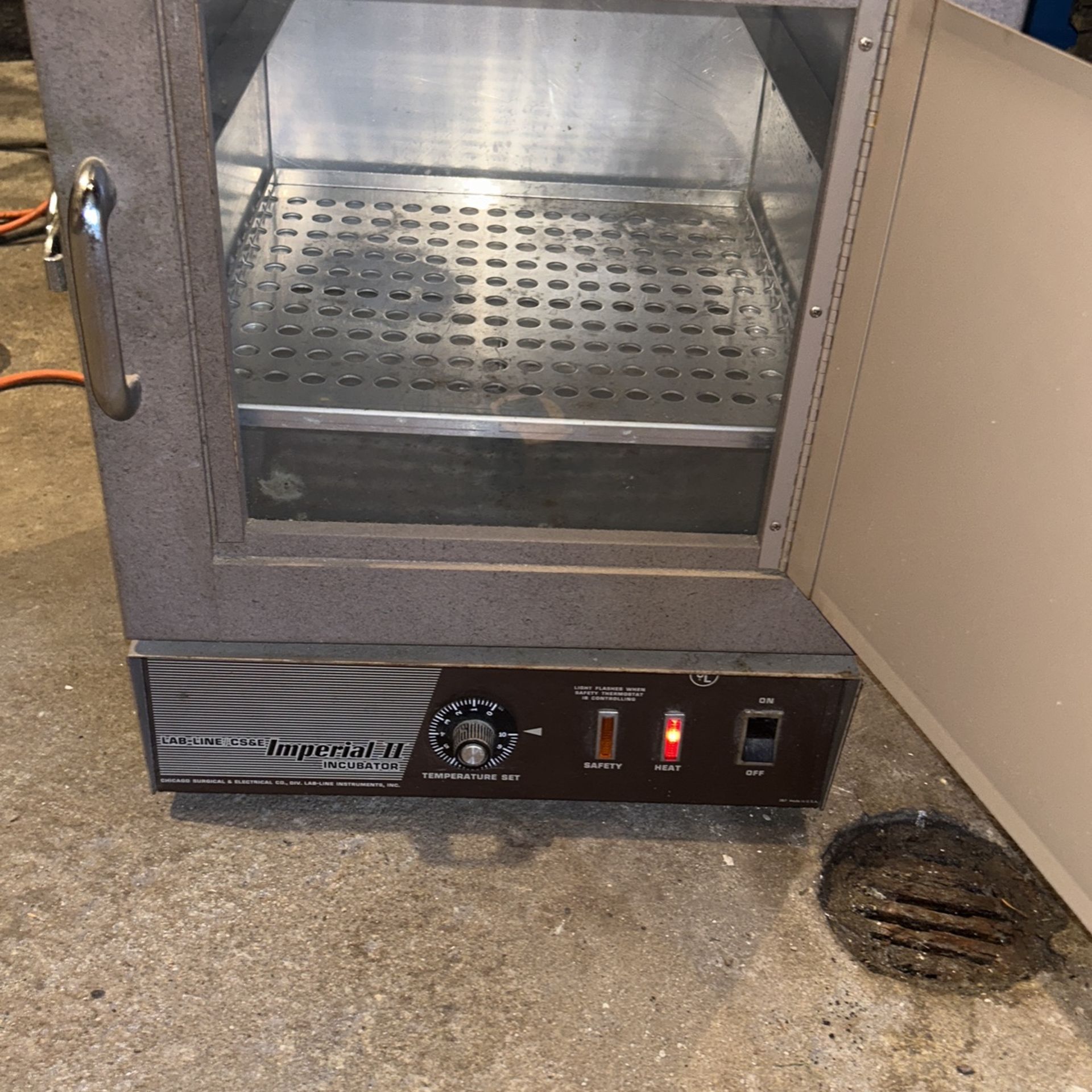 Egg Incubator Imperial II Lab Line CS&E