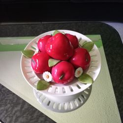 VINTAGE CERAMIC BOWL OF APPLES CENTERPIECE 
