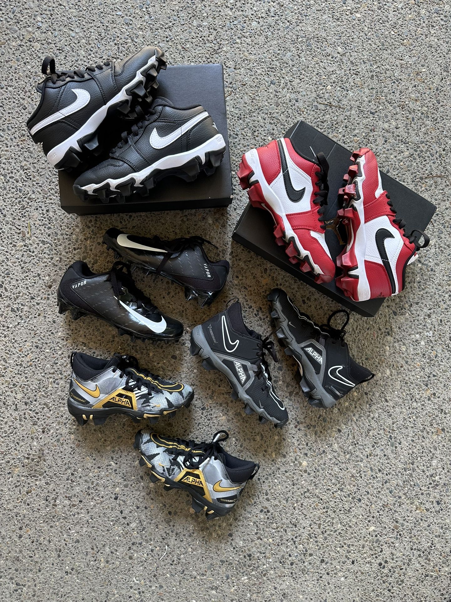 Nike Youth Football Cleat Lot
