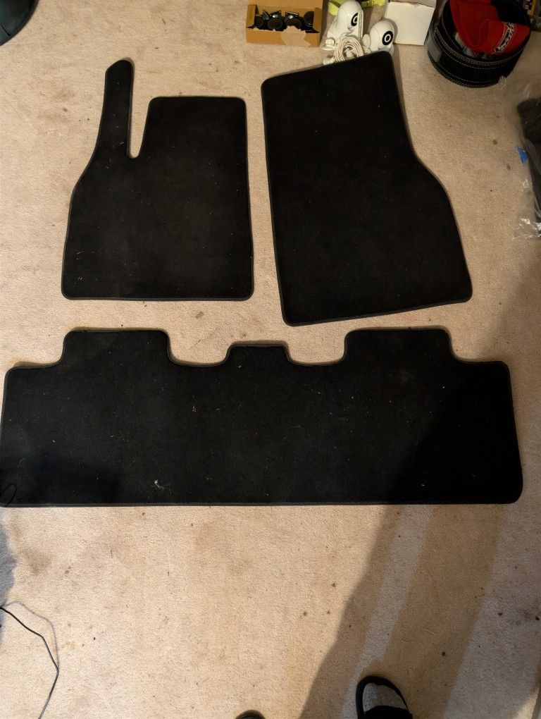 🧹 Tesla Model Y OEM Carpet Floor Mats – Full Set 2020-2026
