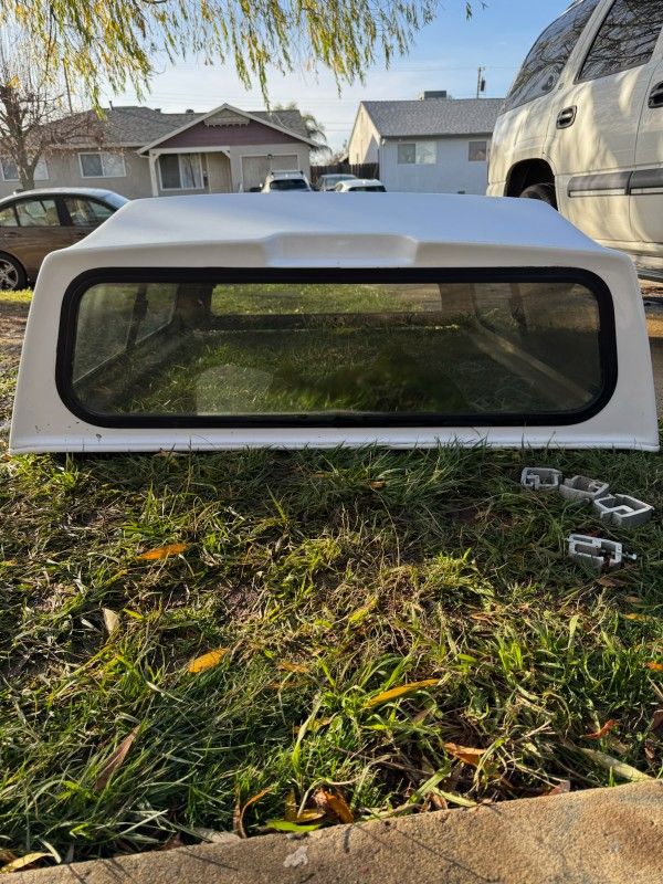 2002 Nissan CAMPER SHELL 74×53