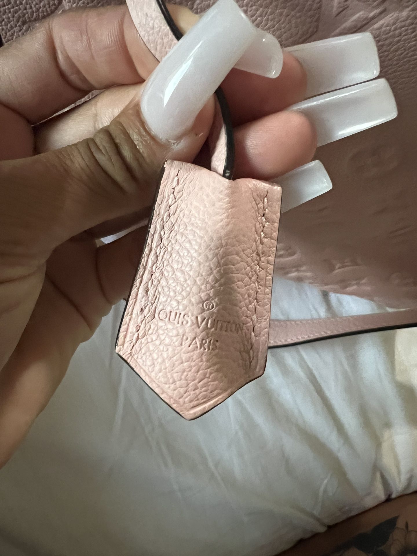 Authentic Louis Vuitton montaigne MM In Pink for Sale in Pittsburg