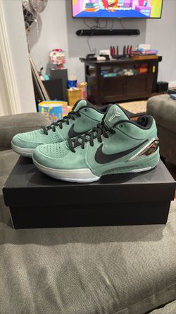 Kobe 4 Girl Dads