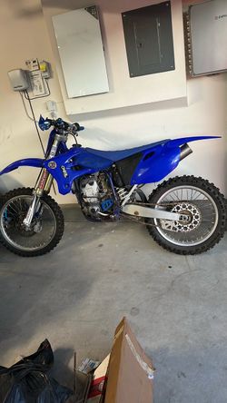 Yamaha 250 Dirt Bike – Runs Great – New Tires