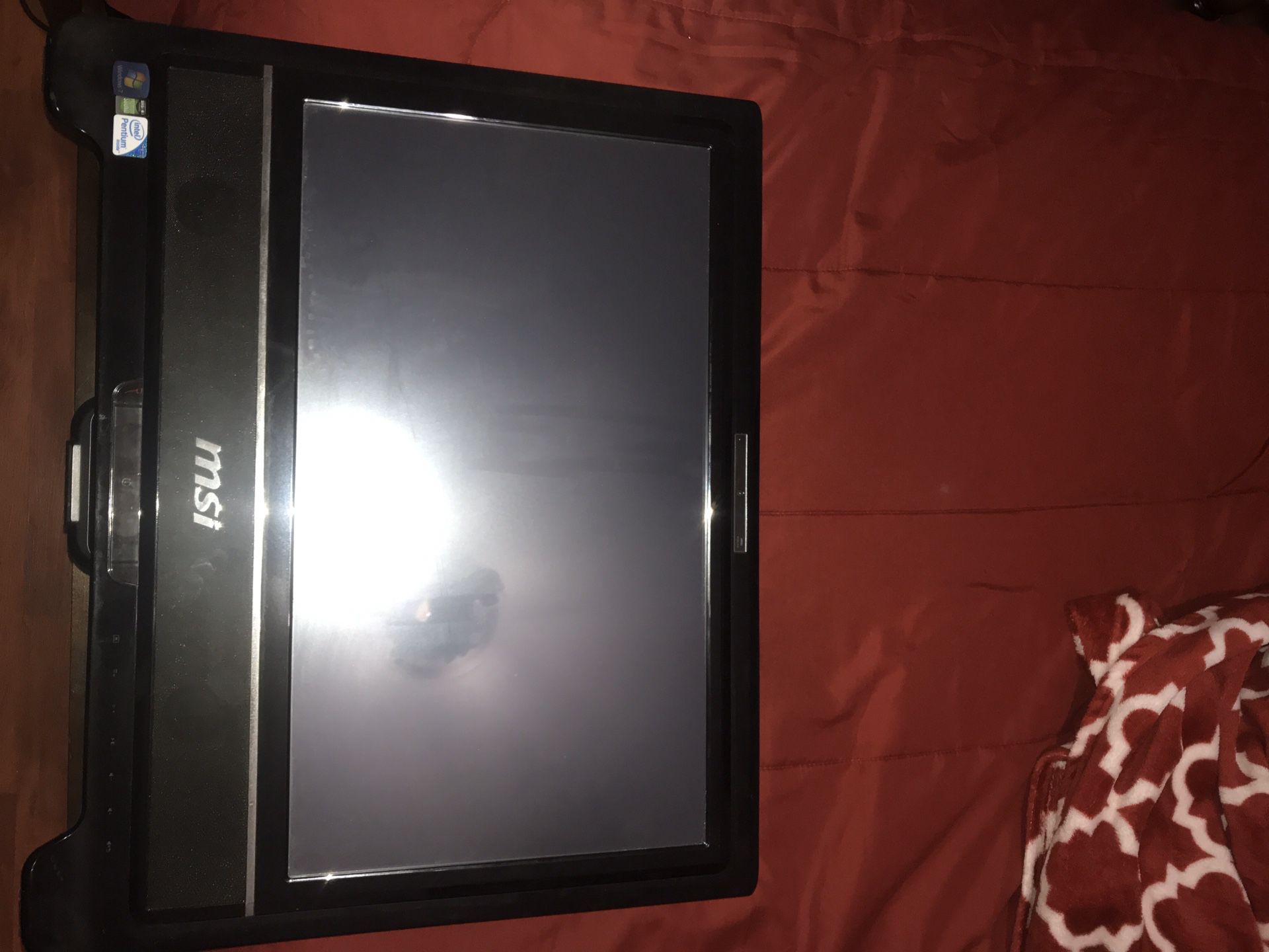 MSI wind Top Pro Touch Screen Computer AE2200