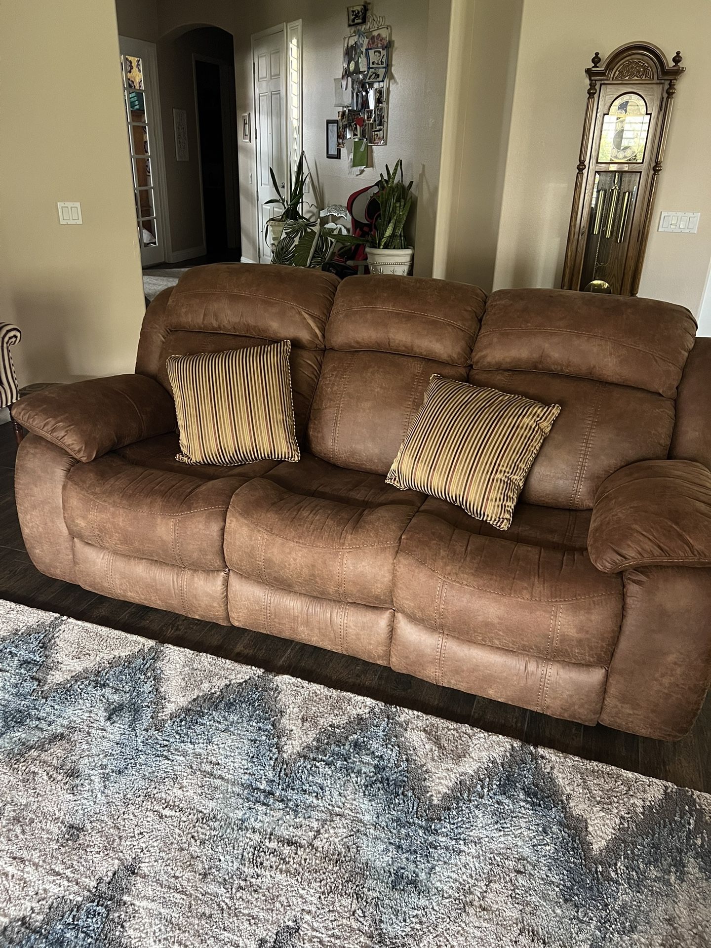 Reclining Sofa