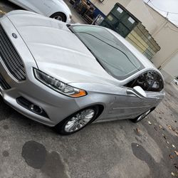 Ford Fusión Energy Plug In 