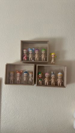 Collectibles: SONNY ANGLES & LABUBUS AUTHENTIC