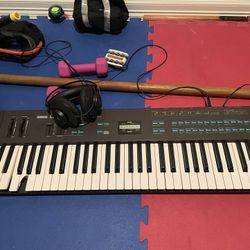 Vintage Yamaha Synthesizer DX27
