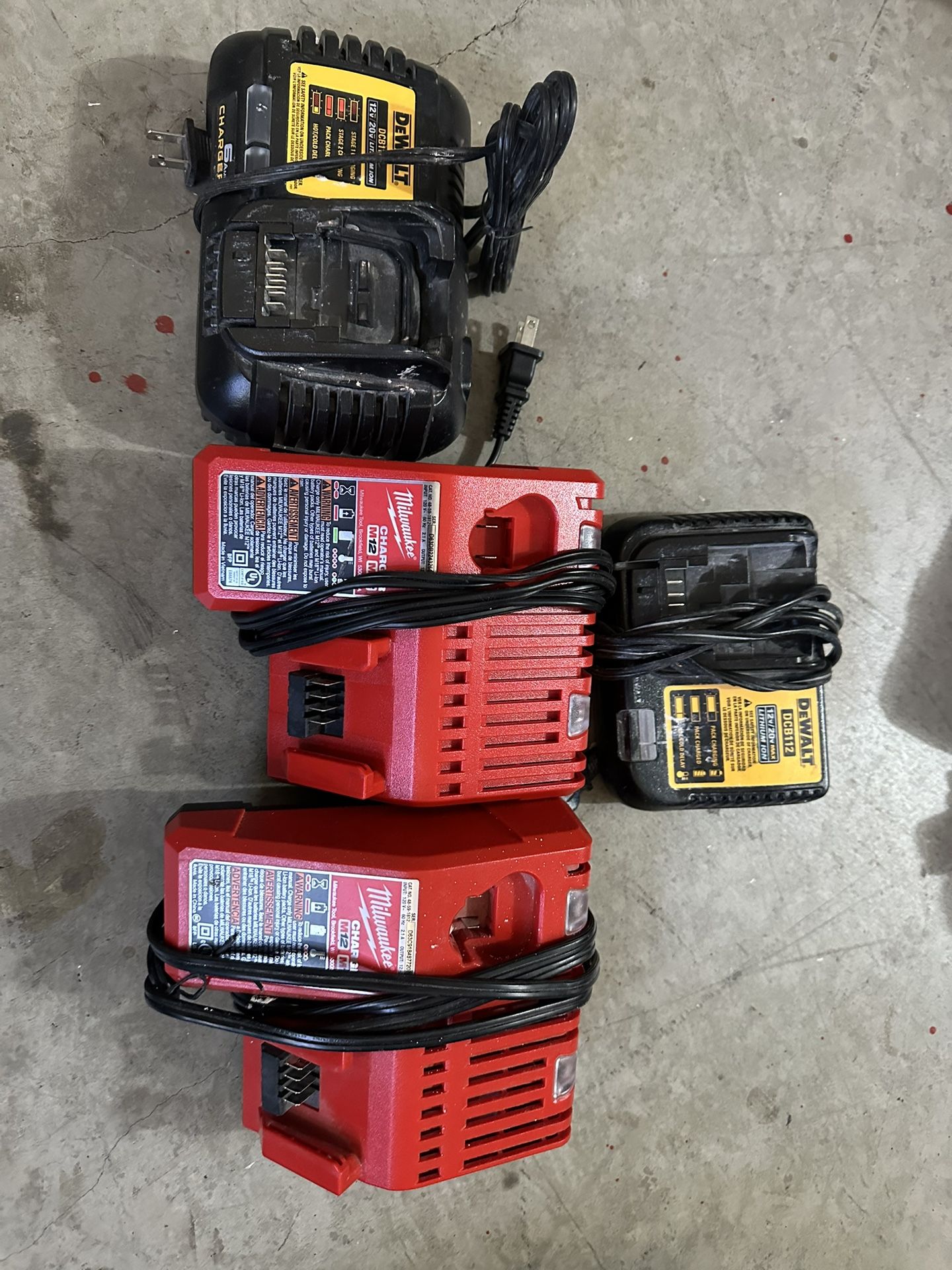 Milwaukee, Dewalt Chargers