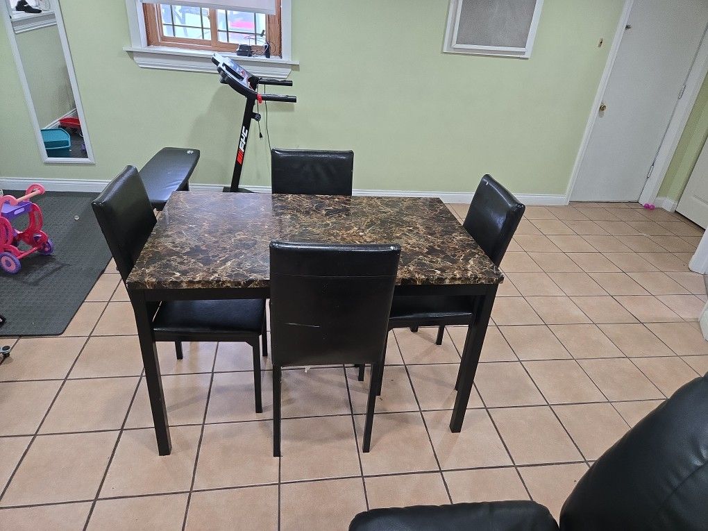 Table With 4 Chairs