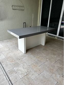 Quartz tabletop